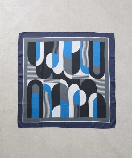 COLONY 2139（コロニートゥーワンスリーナイン）の「スカーフ 幾何柄 70×70（バンダナ/スカーフ・レディース・ネイビー/パープル・FREE）」の4枚目の写真