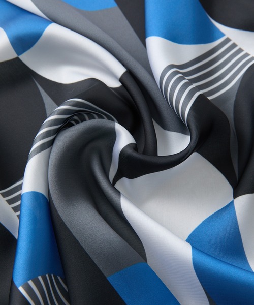 COLONY 2139（コロニートゥーワンスリーナイン）の「スカーフ 幾何柄 70×70（バンダナ/スカーフ・レディース・ネイビー/パープル・FREE）」の22枚目の写真