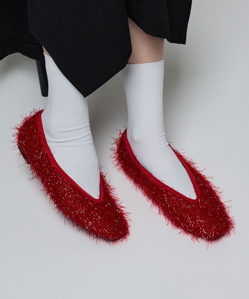 Narcissus（ナルシス）の「【Narcissus】フリンジフラットシューズ（パンプス・レディース・レッド/ブラック・X-LARGE/LARGE/MEDIUM）」の2枚目の写真