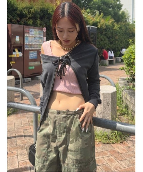 SLY（スライ）の「OFF SHOULDER SWEAT TOPS オフショルダー スウェット トップス 秋服 冬服 トレーナー（スウェット・レディース・ブラック系その他2/杢グレー/レッド系その他・FREE）」の21枚目の写真