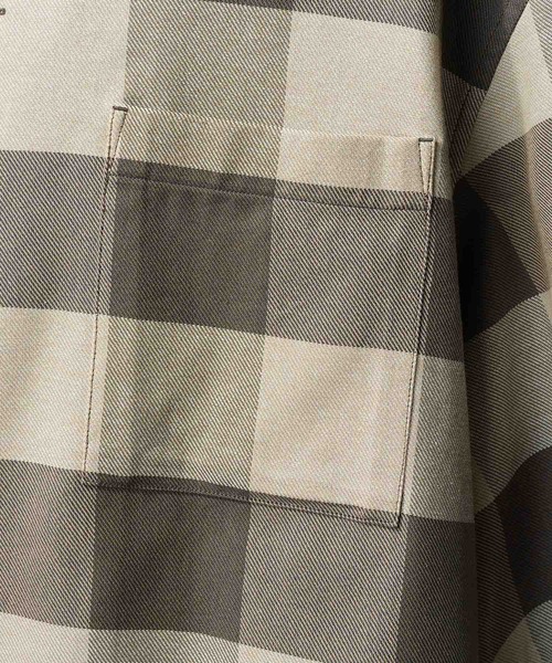 MAISON SPECIAL(メゾンスペシャル)の「《UNISEX》【Italian Dead Stock Fabric】Prime-Over 2way Zip Shirts/プライムオーバー2wayジップシャツ【MAISON SPECIAL/メゾンスペシャル】(シャツ/ブラウス・メンズ・カーキ/ピンク/ダークブラック/グレー/マルチ/アイボリー/チャコールグレー・0/1/2)」の18枚目の写真