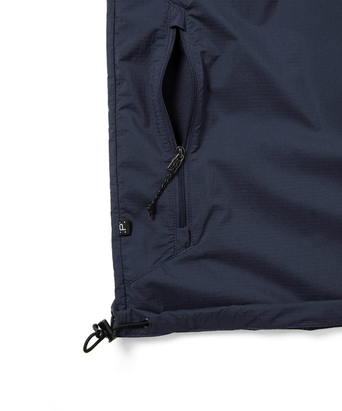 thisisneverthat(ディスイズネバーザット)の「TNT_Mickey_PERTEX EQ Packable Windbreaker(ナイロンジャケット・メンズ・ネイビー・S/M/L/XL)」の6枚目の写真