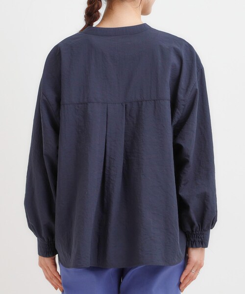 DRESKIP(ドレスキップ)の「【洗濯機可】羽織りにもなる ビックポケットVネックシャツ(シャツ/ブラウス・レディース・ダークブラウン/ネイビー/ライトベージュ・01/02/03/04)」の18枚目の写真