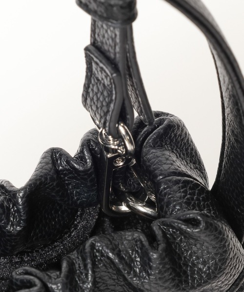 BAYFLOW（ベイフロー）の「[ベロアと合皮の2WAY仕様]リバーシブルギャザーバッグ（ハンドバッグ・レディース・ブラック/ブラウン・FREE）」の19枚目の写真