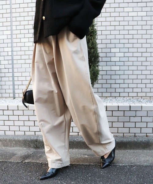 CROSS FUNCTION（クロスファンクション）の「《洗える》エブ楽 ジャージータックコクーンパンツ【CROSS FUNCTION/クロスファンクション】（その他パンツ・レディース・ブラック/グレイッシュベージュ/ネイビー・LL/L/M）」の3枚目の写真