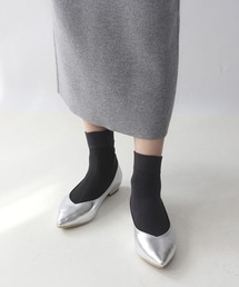 Fin（フィン）の「Vカットフラットシューズ【低反発スポンジ入り】（パンプス）」