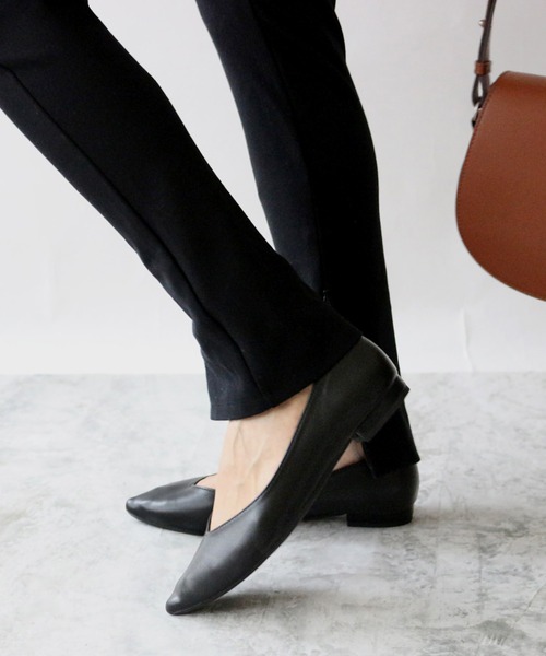 Fin（フィン）の「Vカットフラットシューズ【低反発スポンジ入り】（パンプス・レディース・シルバー/ブラック/パイソン/ゴールド・24cm/23.5cm/23cm/22.5cm/24.5cm）」の15枚目の写真