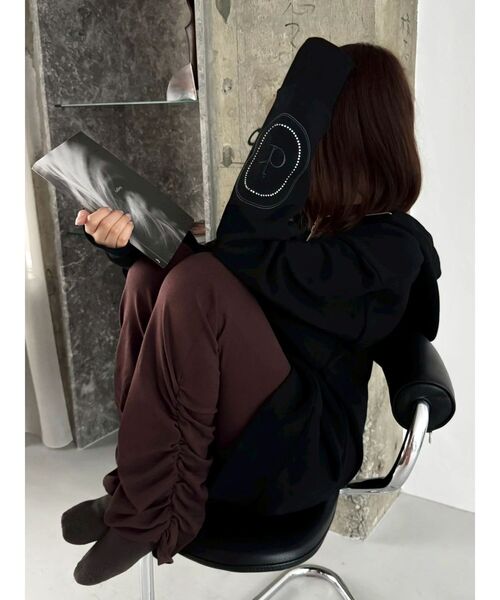 dazzlin（ダズリン）の「【吉田朱里】温感・セラミド加工くしゅくしゅパンツ（その他パンツ・レディース・ブラウン/ブラック・SMALL/MEDIUM/LARGE）」の18枚目の写真