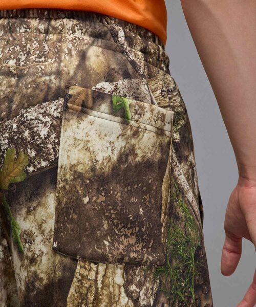 JORDAN BRAND（ジョーダンブランド）の「《セットアップ対応商品》ジョーダン ブルックリン メンズ フリース リアルツリー パンツ / Jordan Brooklyn Men's Fleece Realtree Pants HV1862-222 Medium Olive（その他パンツ・メンズ・オリーブ・S/M/L/XL/2XL）」の12枚目の写真