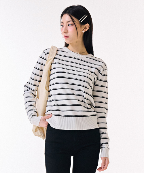 CHASECULT(チェイスカルト)の「レディース ラウンドストライプスウェット-DARG5262B0A(ニット/セーター・レディース・アイボリー・85/90)」の2枚目の写真