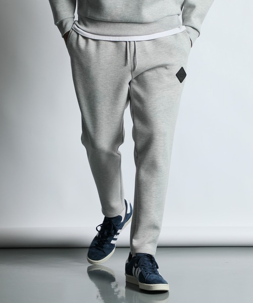 The DUFFER of ST.GEORGE(ザダファーオブセントジョージ)の「〔BLACK LABEL〕"SORONA" CLUB PANTS:セットアップ ダンボールニット テーパードパンツ(スウェットパンツ・メンズ・グレー/ライトグレー/ブラック・X-LARGE/LARGE/MEDIUM/SMALL)」の3枚目の写真