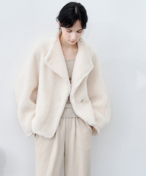 tageechita(タジチタ)の「【tageechita】ボリュームボア アシンメトリーカラー ジャケット(ムートンコート・レディース・ベージュ/アイボリー・S/M)」の3枚目の写真