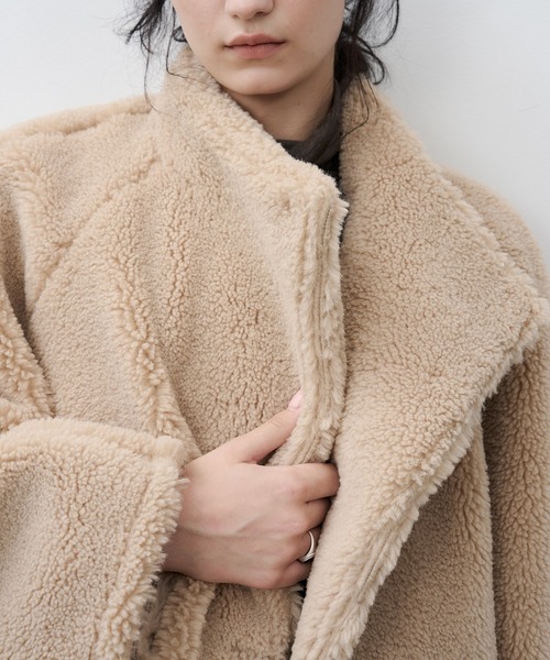 tageechita(タジチタ)の「【tageechita】ボリュームボア アシンメトリーカラー ジャケット(ムートンコート・レディース・ベージュ/アイボリー・S/M)」の14枚目の写真