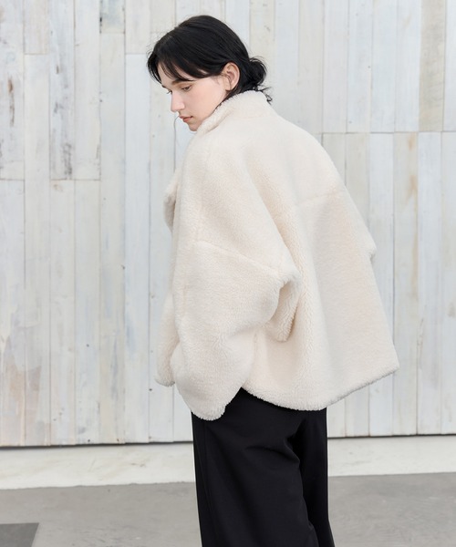 tageechita(タジチタ)の「【tageechita】ボリュームボア アシンメトリーカラー ジャケット(ムートンコート・レディース・ベージュ/アイボリー・S/M)」の15枚目の写真