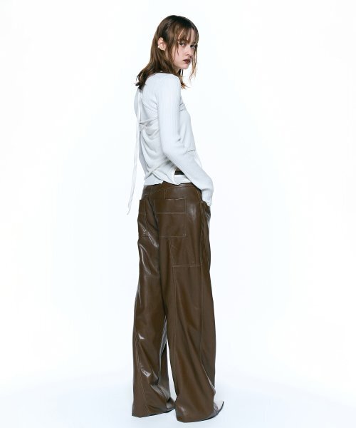 INSILENCE WOMEN（インサイレンスウーマン）の「ポウレザー スティッチパンツ ブラウン（その他パンツ・レディース・その他・SMALL/MEDIUM）」の2枚目の写真