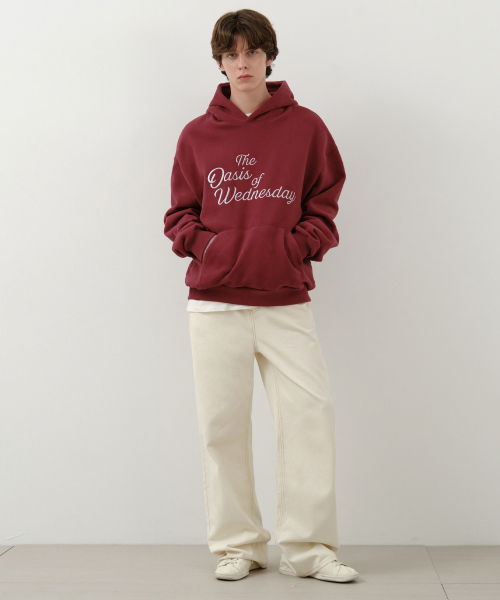 WEDNESDAY OASIS（ウェンズデーオアシス）の「コジオアシス刺繍フードパーカー_BURGUNDY(W25-TP49)（パーカー・メンズ・バーガンディー・MEDIUM/LARGE）」の3枚目の写真