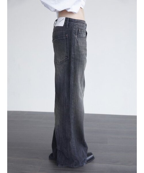 WHOLE PAPER(ホールペーパー)の「ローハイウエストワイドデニムパンツ - ブラック(デニムパンツ・レディース・ブラック・SMALL/MEDIUM)」の7枚目の写真