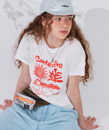Between A and B（ビトウィーンエイアンドビー）の「コンテデエテグラフィックTシャツ[ホワイト]（Tシャツ/カットソー）」