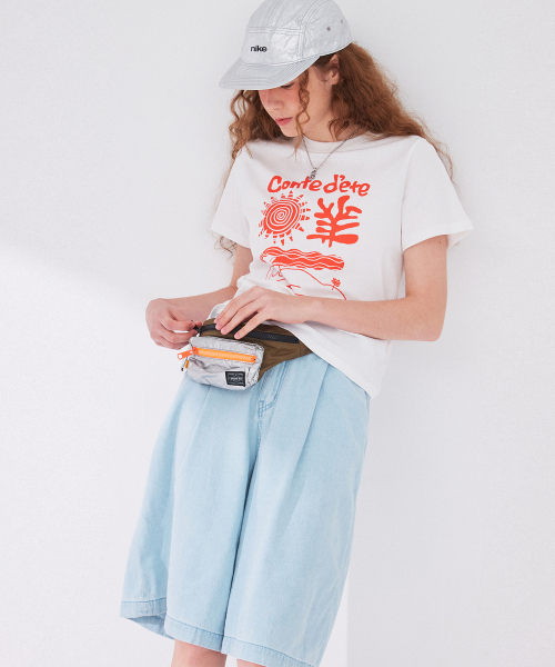 Between A and B（ビトウィーンエイアンドビー）の「コンテデエテグラフィックTシャツ[ホワイト]（Tシャツ/カットソー・レディース・その他・FREE）」の3枚目の写真