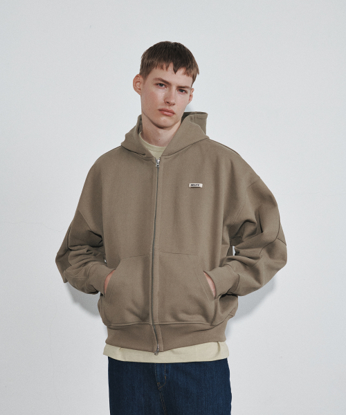 HEUTE(ホイテ)の「HET HOODIE ZIP-UP SWEATSHIRT (KHAKI)(パーカー・メンズ・カーキ・MEDIUM/LARGE)」の6枚目の写真