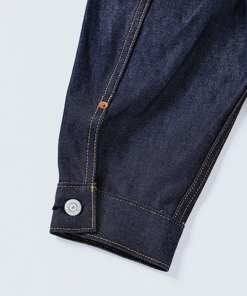 Levi's（リーバイス）の「Levi’s(R) / リーバイス(R) 別注 TYPE２リジッド トラッカージャケット（デニムジャケット・メンズ・ダークブルー・X-SMALL/XXX-LARGE/XX-LARGE/X-LARGE/LARGE/MEDIUM/SMALL）」の4枚目の写真