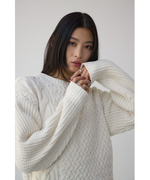 AZUL by moussy(アズールバイマウジー)の「サイドレースアップケーブルニット(ニット/セーター・レディース・チャコールグレー/ライトカーキ/アイボリー/ライトイエロー・FREE)」の6枚目の写真