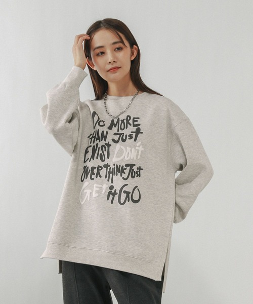 GLOBAL WORK(グローバルワーク)の「やわらか裏起毛プリントプルオーバー/580976(スウェット・レディース・オフホワイト/ダークグレー/ピンク/ネイビー/ライトグレー/ブラウン系その他6・REGULAR/SHORT/LONG)」の3枚目の写真