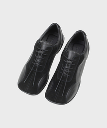 PEMONT（ペモーント）の「square (black)（スニーカー）」