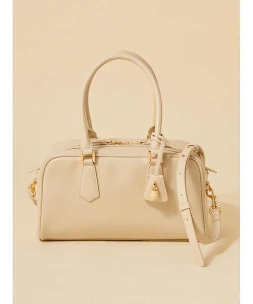 SNIDEL(スナイデル)の「パドロックチャームボストン(ボストンバッグ・レディース・ブラック/アイボリー/キャメル/ネイビー・F)」の2枚目の写真