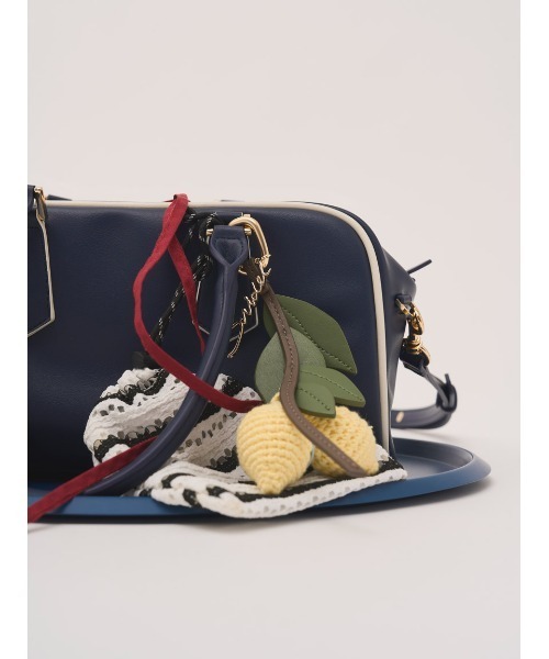 SNIDEL(スナイデル)の「パドロックチャームボストン(ボストンバッグ・レディース・ブラック/アイボリー/キャメル/ネイビー・F)」の12枚目の写真