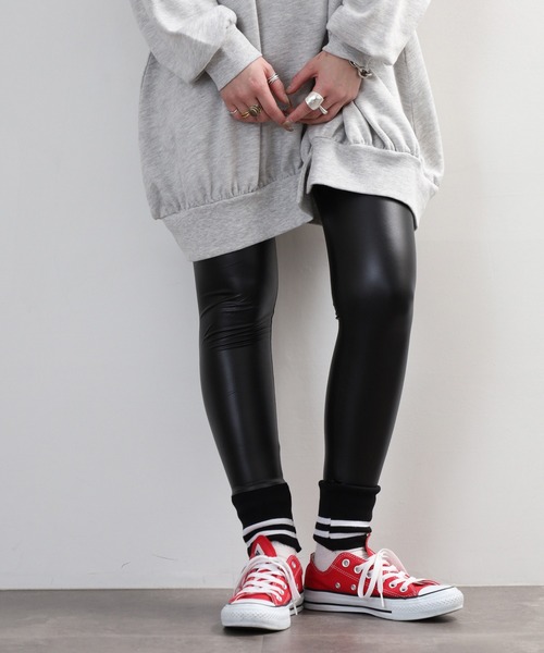 crossi(クロッシー)の「ボーダー柄裾リブ フェイクレザー レギンスパンツ(その他パンツ・レディース・ブラック・40)」の8枚目の写真