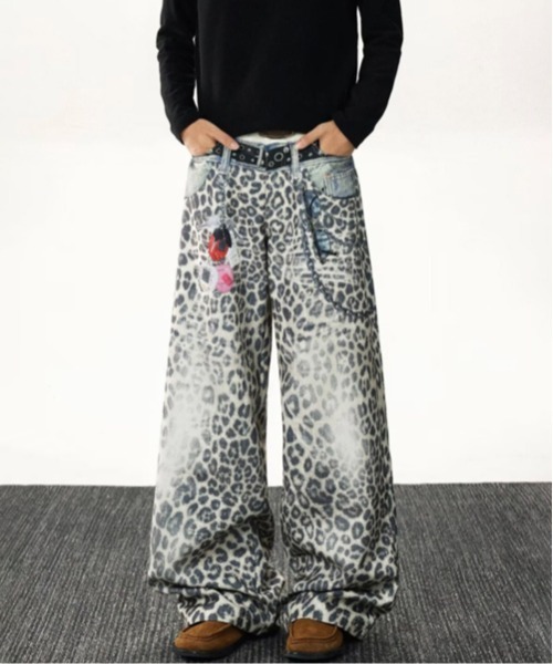 NOWLE(ノウル)の「【NOWLE】フェイクレイヤード レオパード プリント ワイド デニム パンツ(デニムパンツ・メンズ・レオパード・LARGE/MEDIUM/X-LARGE/SMALL)」の11枚目の写真