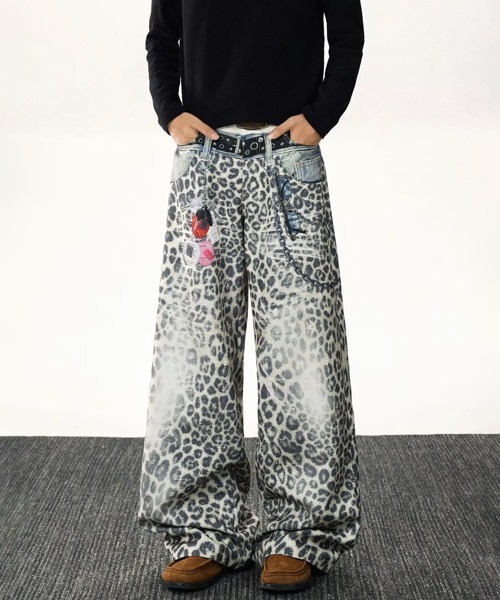 NOWLE(ノウル)の「【NOWLE】フェイクレイヤード レオパード プリント ワイド デニム パンツ(デニムパンツ・メンズ・レオパード・LARGE/MEDIUM/X-LARGE/SMALL)」の16枚目の写真