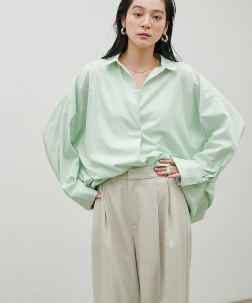 LARUTA(ラルータ)の「【LARUTA】スキッパー長袖シャツ(シャツ/ブラウス・レディース・その他1/ミント/ネイビー/オフホワイト/サックスブルー・FREE)」の2枚目の写真