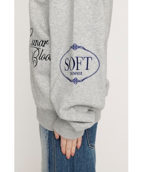 SLY(スライ)の「【2026SS新作】PATCH LOGO TOPS パッチロゴトップス 冬服 春服(スウェット・レディース・杢グレー/グリーン/ネイビー・FREE)」の15枚目の写真