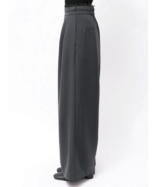 MERCURYDUO（マーキュリーデュオ）の「レースレイヤードタックパンツ（その他パンツ・レディース・ベージュ/チャコールグレー・MEDIUM/SMALL）」の17枚目の写真