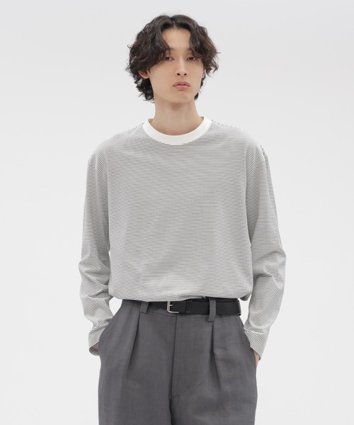 MARGARET HOWELL(マーガレットハウエル)の「COTTON STRIPE JERSEY(Tシャツ/カットソー・メンズ・ブルー/ホワイト×ブラック・MEDIUM/LARGE)」の2枚目の写真