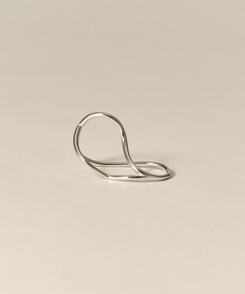 novice（ノーヴィス）の「【novice】Flow Curve Double Finger Ring［Stainless］（リング・レディース・シルバー/ゴールド・FREE）」の9枚目の写真