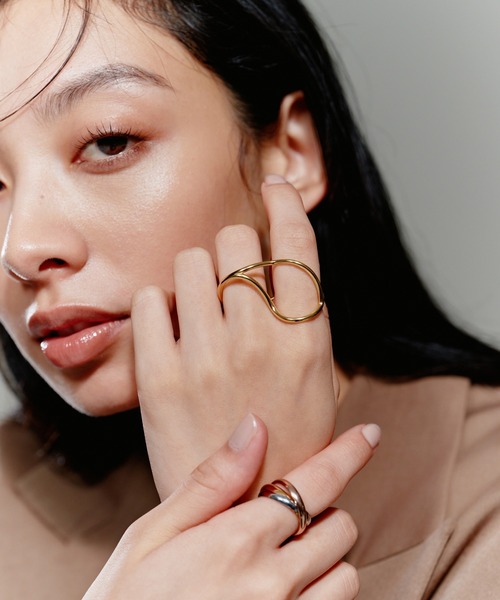 novice（ノーヴィス）の「【novice】Flow Curve Double Finger Ring［Stainless］（リング・レディース・シルバー/ゴールド・FREE）」の11枚目の写真