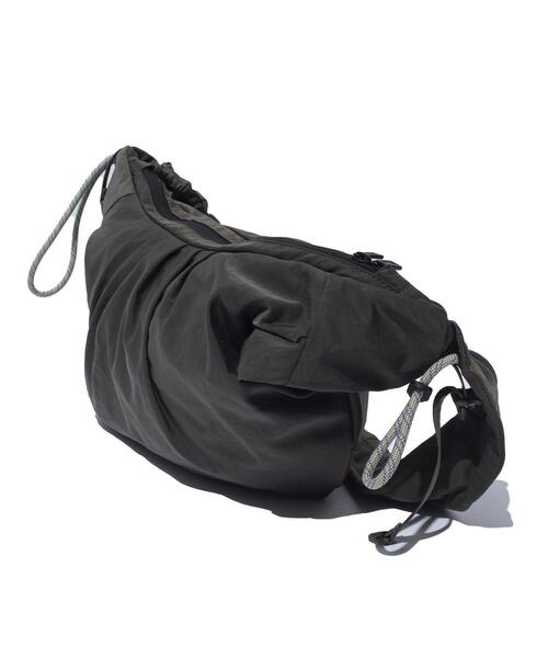 F/CE. （エフシーイー）の「F/CE. / エフシーイー/TEXTURED TWILL BODY BAG / テクスチャード ツイル ボディバッグ（ボディバッグ/ウエストポーチ・メンズ・ブラック/チャコールグレー・F）」の17枚目の写真