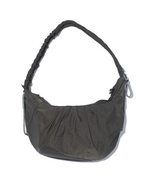 F/CE. （エフシーイー）の「F/CE. / エフシーイー/TEXTURED TWILL BODY BAG / テクスチャード ツイル ボディバッグ（ボディバッグ/ウエストポーチ・メンズ・ブラック/チャコールグレー・F）」の2枚目の写真