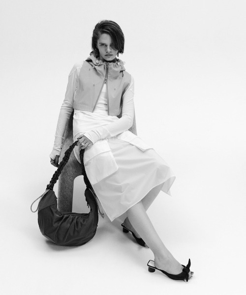 F/CE. （エフシーイー）の「F/CE. / エフシーイー/TEXTURED TWILL BODY BAG / テクスチャード ツイル ボディバッグ（ボディバッグ/ウエストポーチ・メンズ・ブラック/チャコールグレー・F）」の3枚目の写真