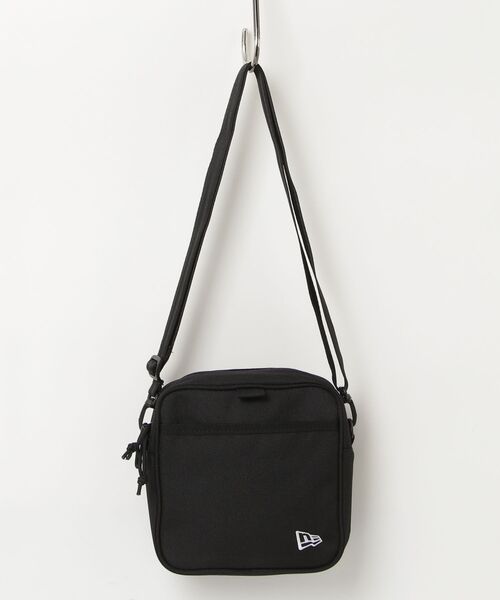 NEW ERA(ニューエラ)の「【NEW ERA】 Square Shoulder Pouch SQUARE SHOULDER POUCH BLK(ショルダーバッグ・メンズ・ブラック・ONE SIZE)」の2枚目の写真
