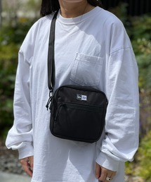 HLNA（エイチエルエヌエー）の「【NEW ERA】 Square Shoulder Pouch SQUARE SHOULDER POUCH BLK（ショルダーバッグ）」