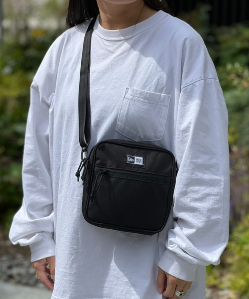 NEW ERA(ニューエラ)の「【NEW ERA】 Square Shoulder Pouch SQUARE SHOULDER POUCH BLK(ショルダーバッグ・メンズ・ブラック・ONE SIZE)」の1枚目の写真