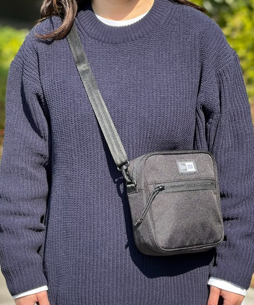 NEW ERA(ニューエラ)の「【NEW ERA】 Square Shoulder Pouch SQUARE SHOULDER POUCH BLK(ショルダーバッグ・メンズ・ブラック・ONE SIZE)」の6枚目の写真