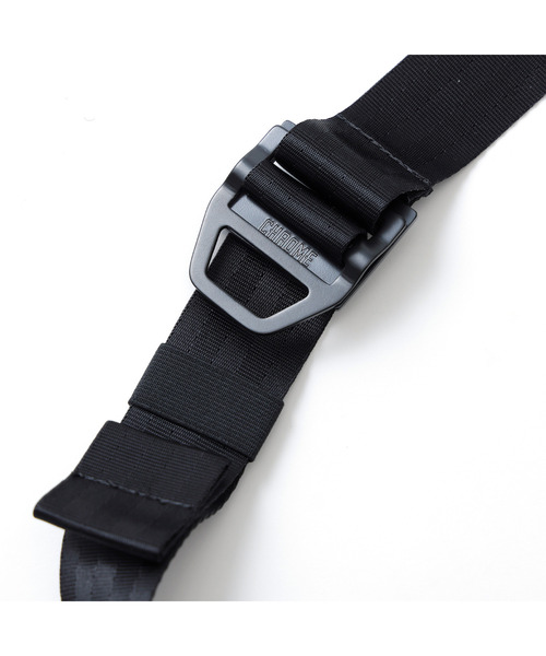 CHROME（クローム）の「［ CHROME / クローム ］BOT FLAP SLING 5L BCVL_BLACK CANVAS LEATHER / ボット フラップ スリング 5リットル ブラック キャンバス レザー 耐水 5L ボディバッグ（ボディバッグ/ウエストポーチ・メンズ・ブラック系その他2・FREE）」の7枚目の写真