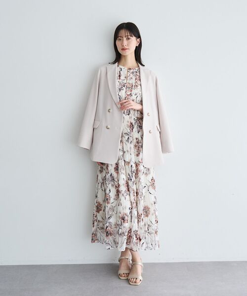 YECCA VECCA（イェッカヴェッカ）の「フラワー柄シアープリーツワンピース（ワンピース・レディース・アイボリー/ベージュ/ネイビー・FREE）」の16枚目の写真