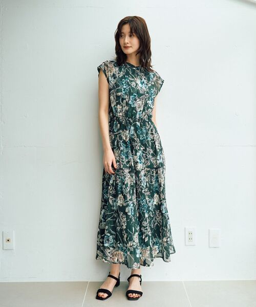 YECCA VECCA（イェッカヴェッカ）の「フラワー柄シアープリーツワンピース（ワンピース・レディース・アイボリー/ベージュ/ネイビー/グリーン・FREE）」の17枚目の写真