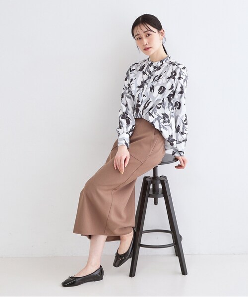 OPAQUE.CLIP（オペークドットクリップ）の「アート柄プリントブラウス【洗濯機OK】（シャツ/ブラウス・レディース・グリーン系1/ブラック系・38/40/42）」の5枚目の写真